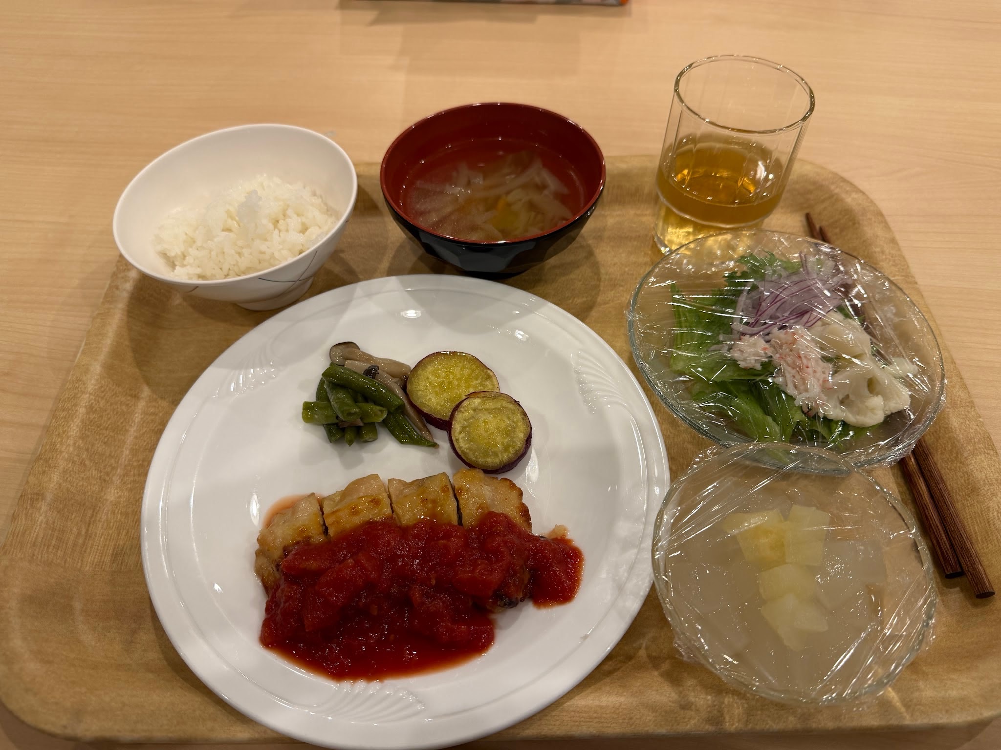 宿舍食堂的西式晚餐